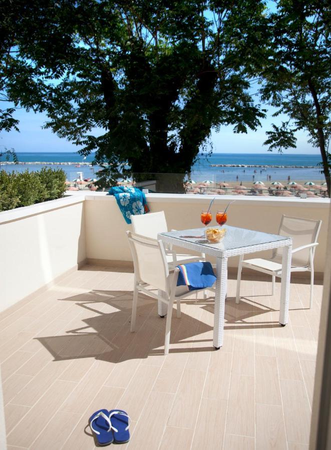 Marina Beach Aparthotel Rimini Bagian luar foto