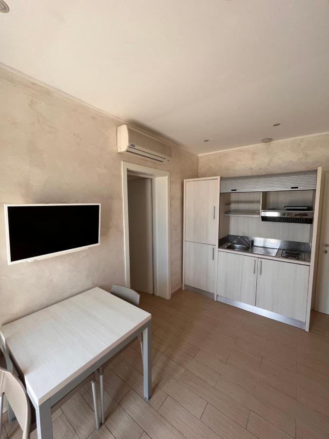 Marina Beach Aparthotel Rimini Bagian luar foto