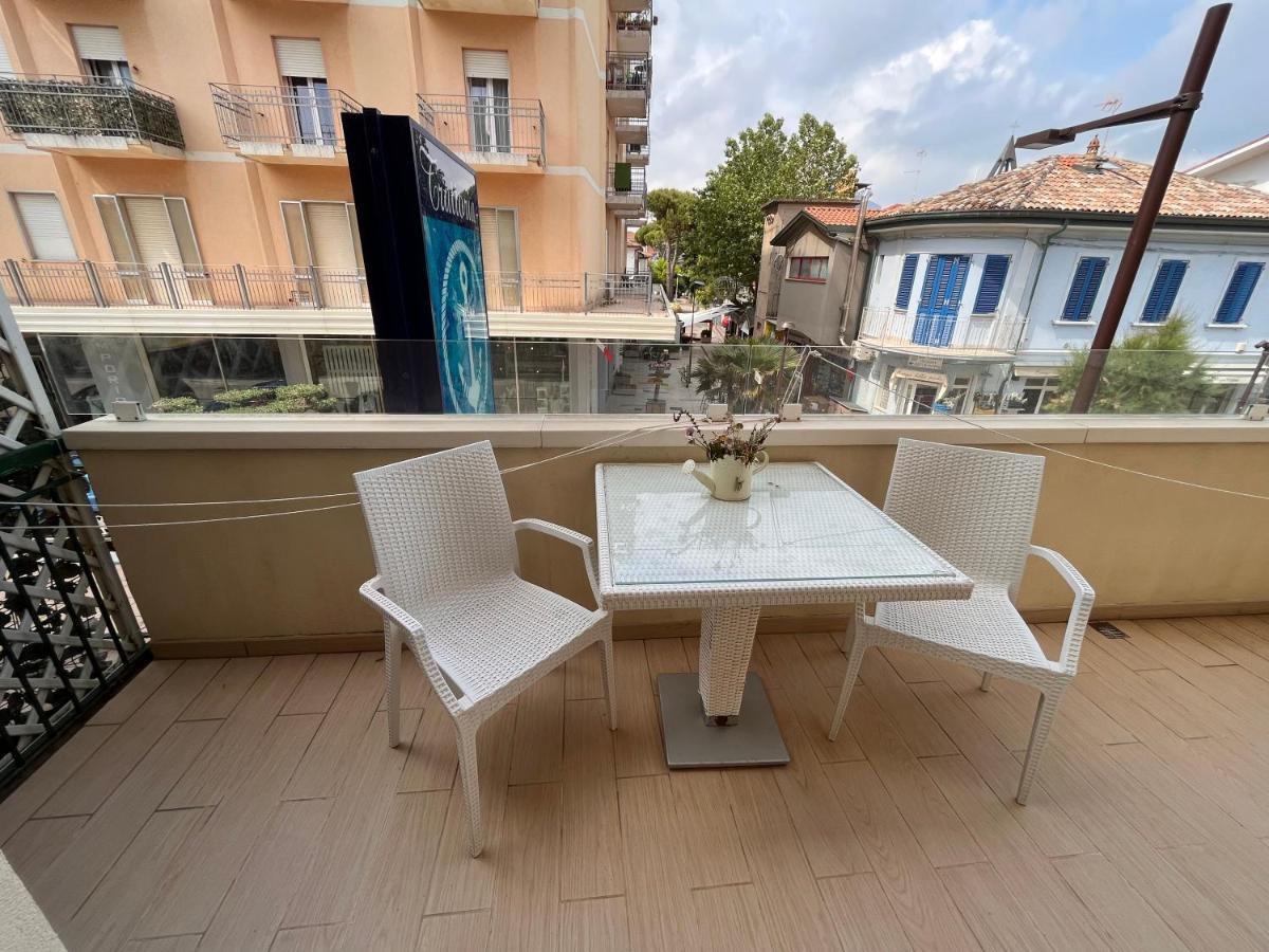 Marina Beach Aparthotel Rimini Bagian luar foto