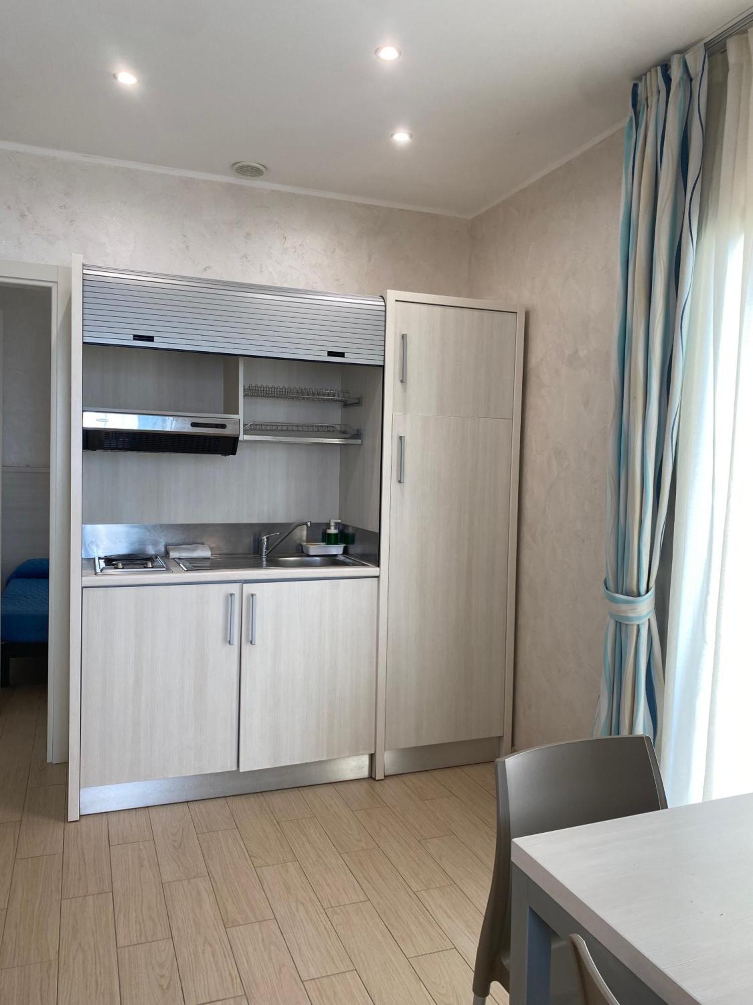 Marina Beach Aparthotel Rimini Bagian luar foto