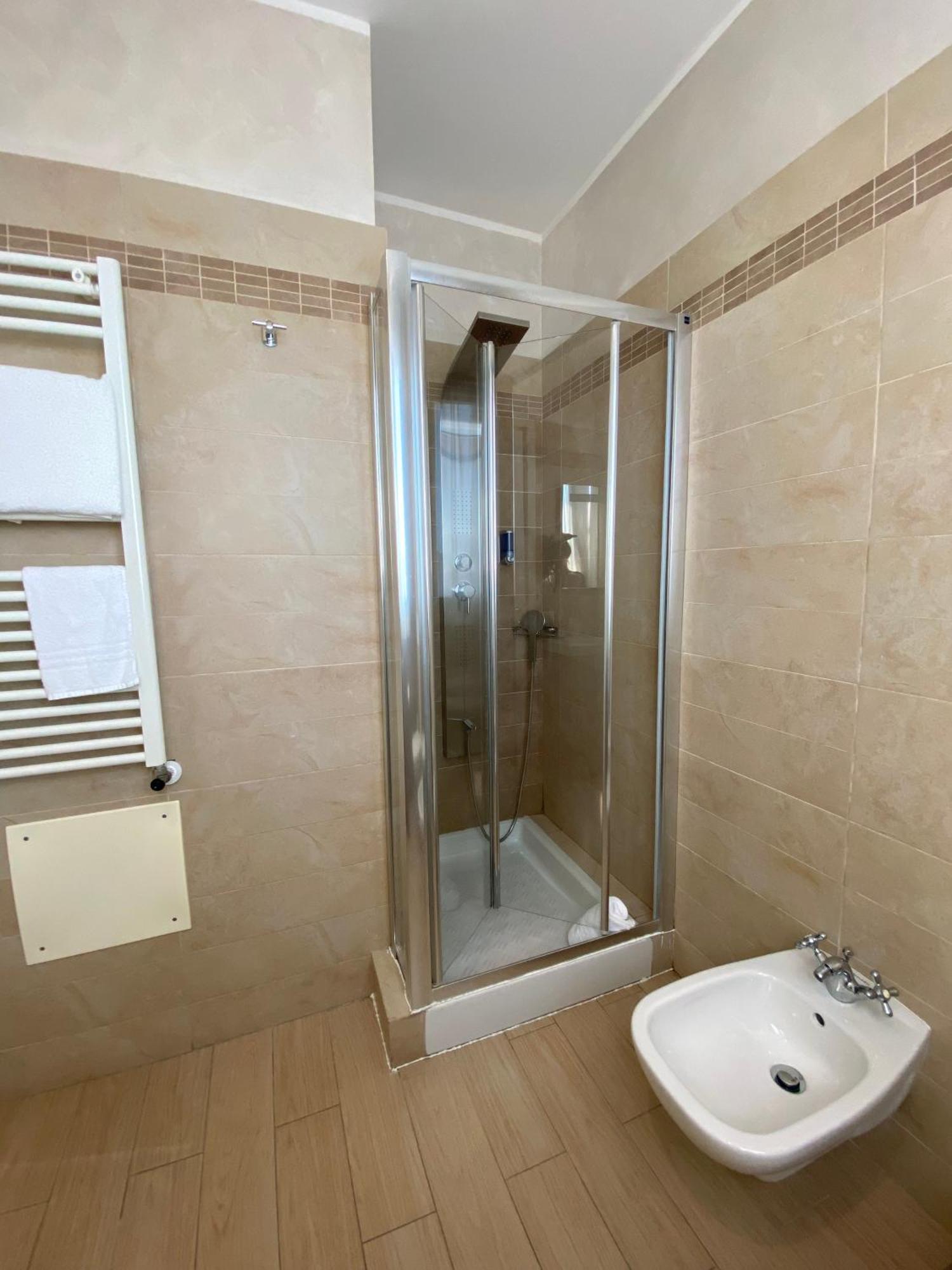 Marina Beach Aparthotel Rimini Bagian luar foto